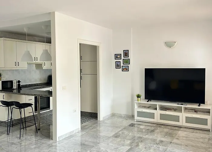 2 Bedroom In Cristianos K210 * Los Cristianos (Tenerife)